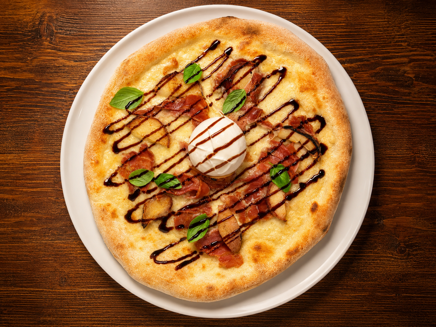 Alla Pesca — pizza met gegrilde perzik, Parmaham, burrata en balsamico